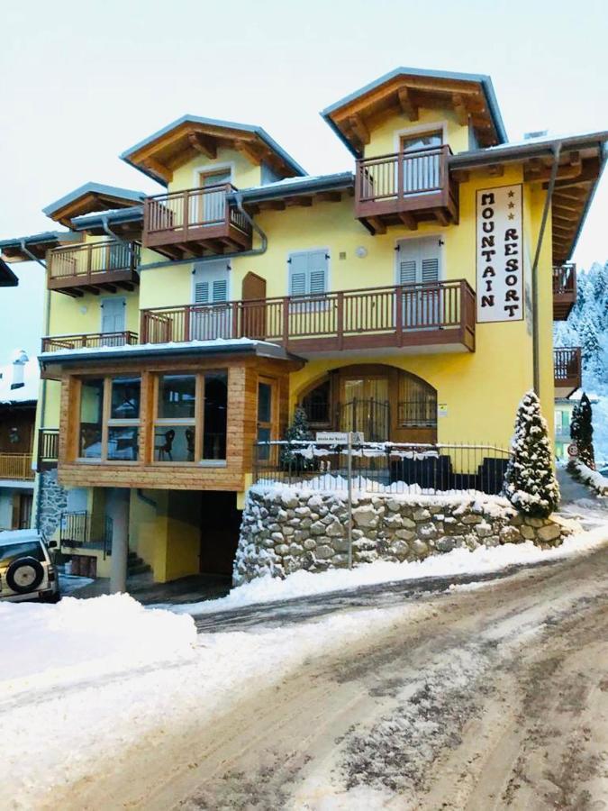 Hotel Mountain Resort Commezzadura Exteriör bild