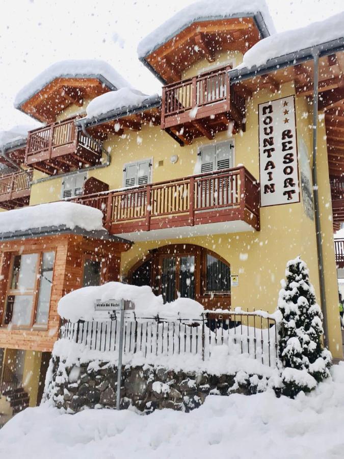 Hotel Mountain Resort Commezzadura Exteriör bild